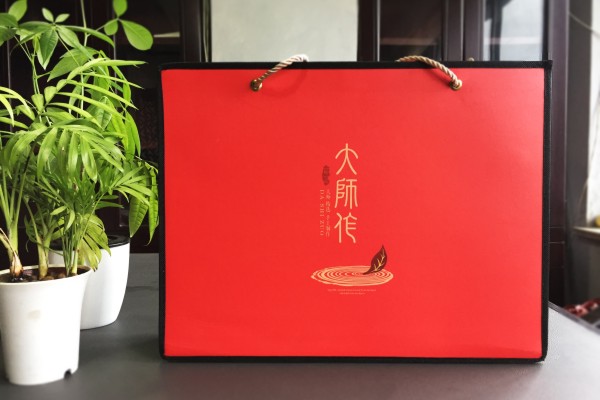 “茶葉包裝設(shè)計(jì)能不能做得有逼格些？ 罐裝茶葉盒？”-“不能！”