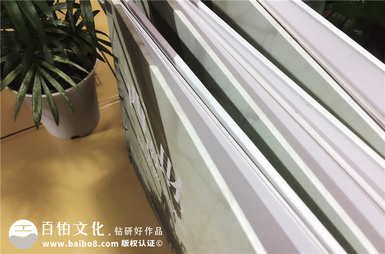 大學經(jīng)濟學院畢業(yè)紀念冊-成都同學錄制作公司