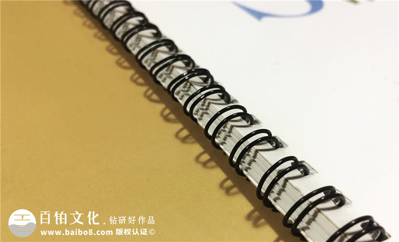 畢業(yè)紀(jì)念冊(cè)制作 了解紀(jì)念冊(cè)的裝訂方式，讓紀(jì)念冊(cè)更懂你！