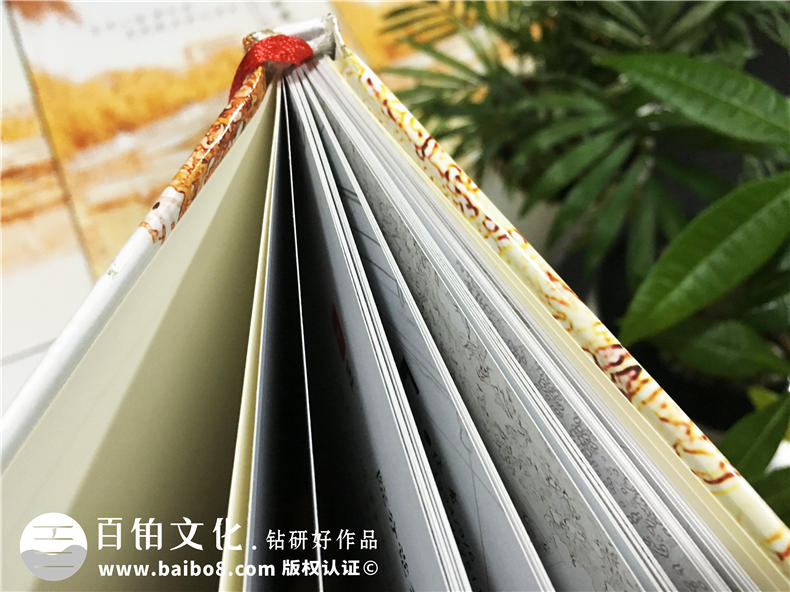 怎么做一本大學(xué)畢業(yè)紀(jì)念冊(cè),能把全院同學(xué)都展示出來(lái)-大學(xué)同學(xué)錄