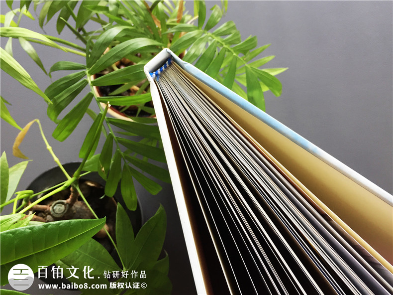 高中同學再聚首 制作紀念冊珍藏同學記憶！