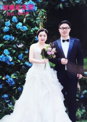 結(jié)婚紀(jì)念冊-家庭相冊制作-全家福紀(jì)念冊定制-家庭聚會(huì)影集