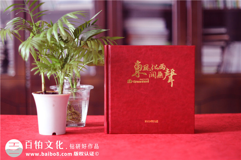 領(lǐng)導(dǎo)工作事跡圖片照片書版式設(shè)計(jì)-給領(lǐng)導(dǎo)贈(zèng)送工作記錄相冊(cè)怎么做?