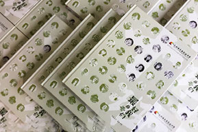 制作畢業(yè)紀念冊 查閱專業(yè)紀念冊設計公司的畢業(yè)紀念冊設計方案！