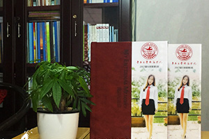 學(xué)生畢業(yè)紀(jì)念冊(cè)制作 定格校園記憶紀(jì)念同學(xué)友誼！